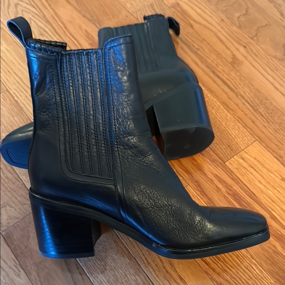 Sleek Black Ankle Boots with Elastic Panels